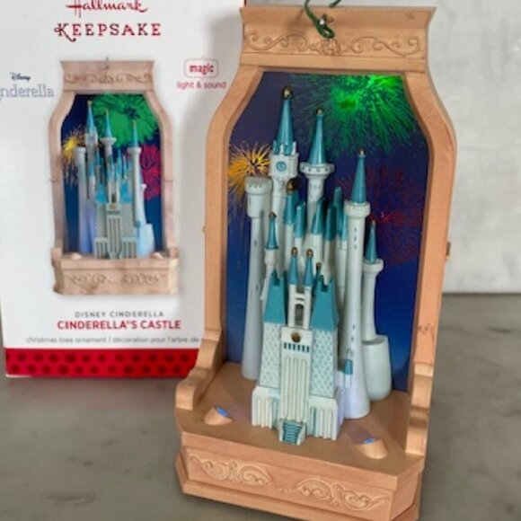 HALLMARK Cinderella's Castle 2013 Keepsake Disney Ornament Magic Light S… - Picture 5 of 16